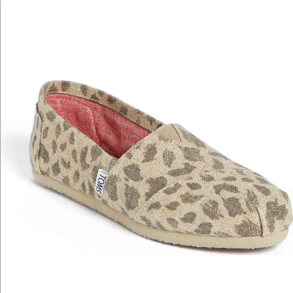 Toms classic leopard slip ons